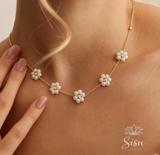 Pearl Daisy Necklace